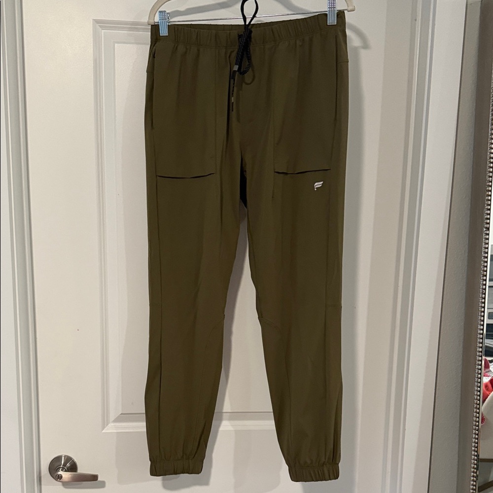 Fabletics Men's Green Cargo Pants